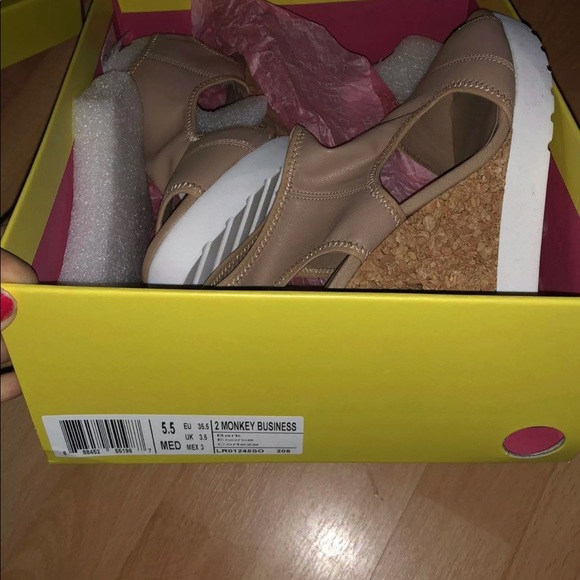 NEW Kenneth Cole Wedges 📦 - Picture 6 of 8